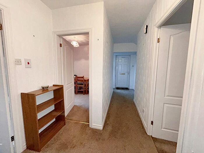 2 Bedroom Flat For Sale In Earlswood Park, Gateshead, Tyne And Wear, NE9