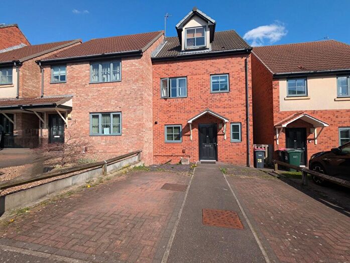 4 Bedroom Semi-Detached House For Sale In Goodwin Avenue, Rawmarsh, S62