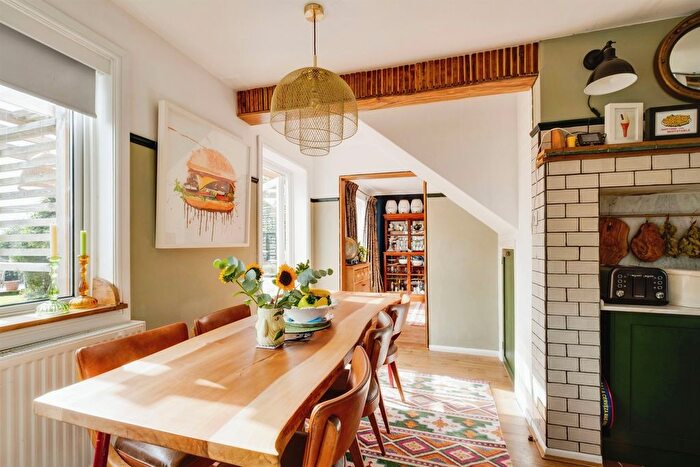 3 Bedroom Semi-Detached House For Sale In Plough Gardens, Broughton, Stockbridge, SO20