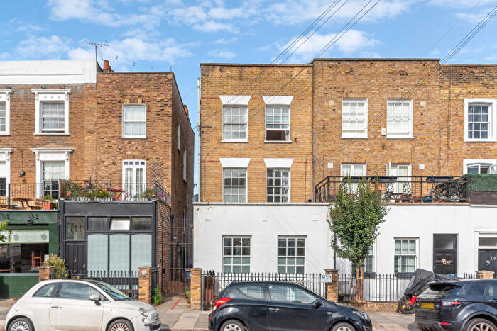 2 Bedroom Flat To Rent In Mortimer Road, De Beauvior, N1