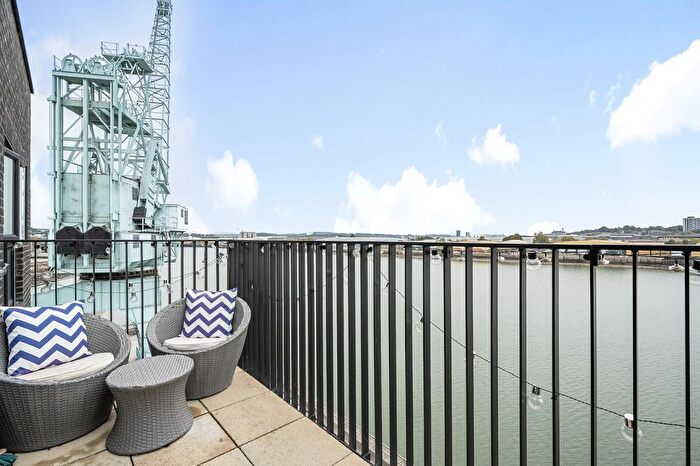 2 Bedroom Flat For Sale In Rochester Riverside, Rochester, Kent., ME1