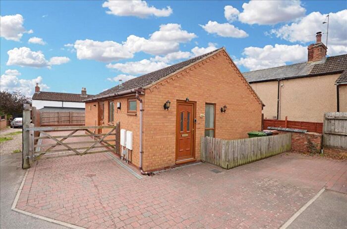 2 Bedroom Detached Bungalow For Sale In High Street, Earls Barton, Northamptonshire, NN6