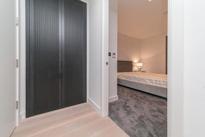 1 Bedroom House To Rent In Viaduct Gardens, London, SW11