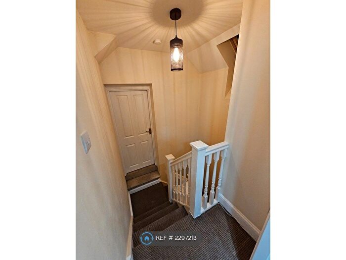 3 Bedroom Flat To Rent In Parham Drive, Ilford, IG2