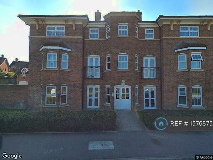 2 Bedroom Flat To Rent In Gardenia Road, Bickley, BR1