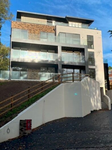 2 Bedroom Flat To Rent In A North Road, Parkstone, BH14