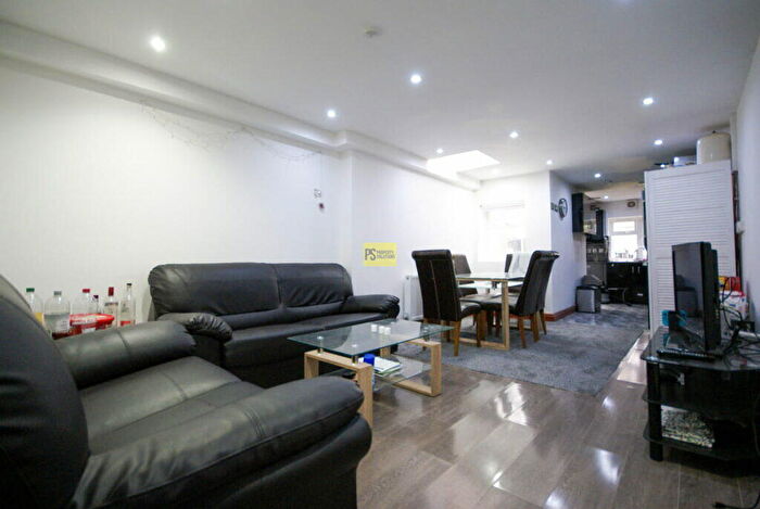 5 Bedroom Terraced House To Rent In Dawlish Road, Selly Oak, Birmingham, B29