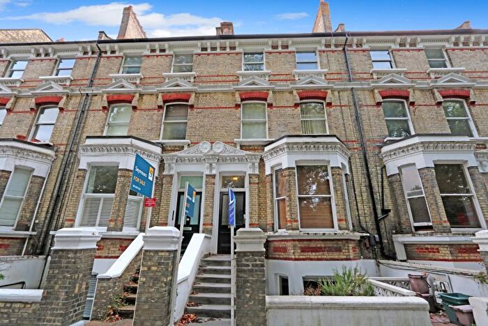 2 Bedroom Apartment To Rent In St Andrews Square, Surbiton, KT6