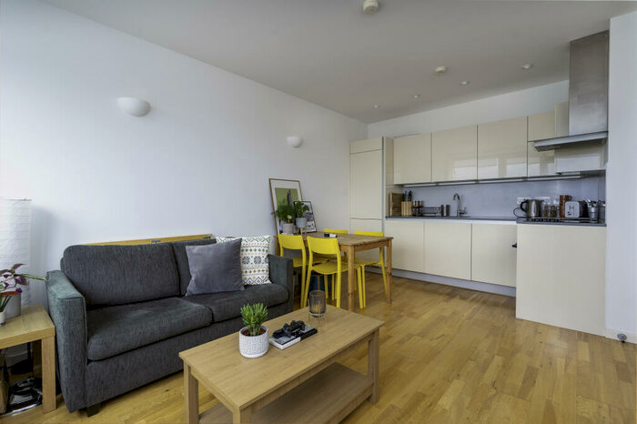 1 Bedroom Apartment To Rent In Holloway Road, London, N19