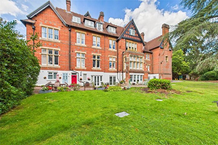 1 Bedroom Apartment For Sale In Longdown Lodge, Crowthorne Road, Sandhurst, Berkshire, GU47