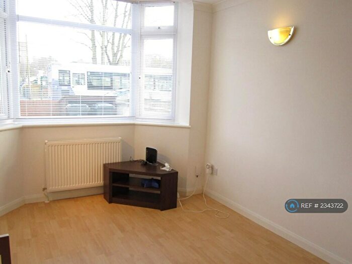1 Bedroom Flat To Rent In Southmead Road, Westbury-On-Trym, Bristol, BS10