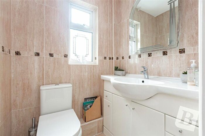 4 Bedroom Detached House For Sale In Tyle Green, Emerson Park, RM11