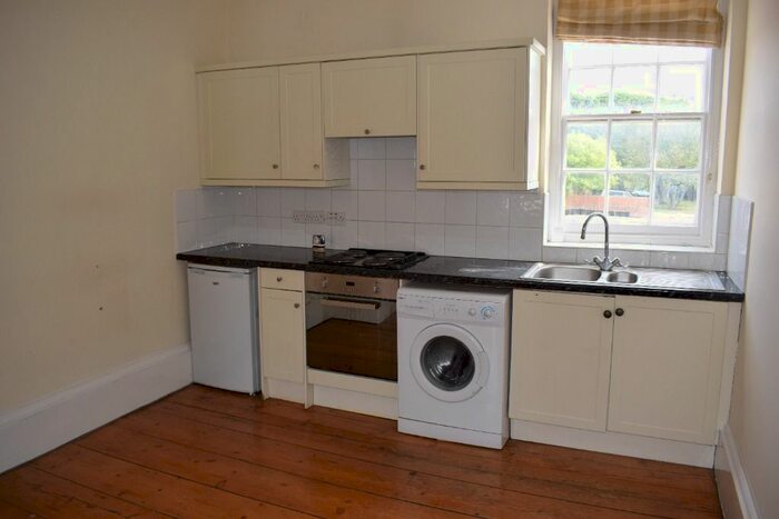 2 Bedroom Flat To Rent In Market Place, Brigg, DN20