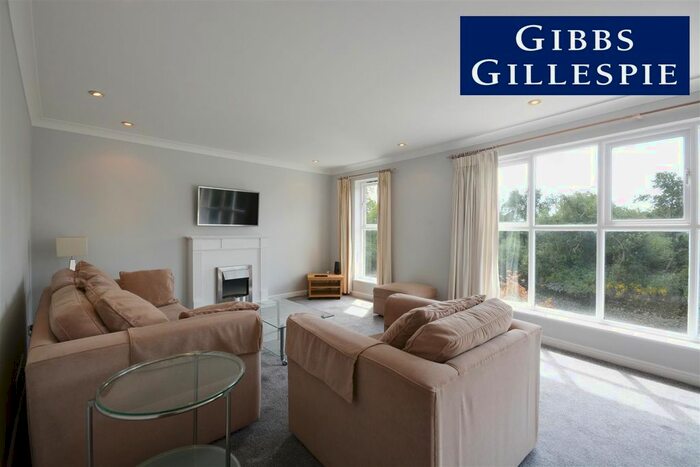 2 Bedroom Flat To Rent In Thames Row, Kew Bridge Road, Brentford, TW8