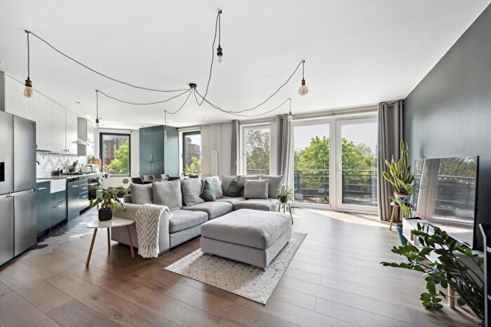 3 Bedroom Apartment To Rent In Lion Court, E1W