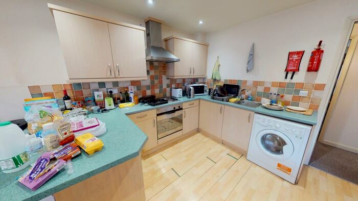 2 Bedroom Flat To Rent In Flat Royal Victoria Court, NG7