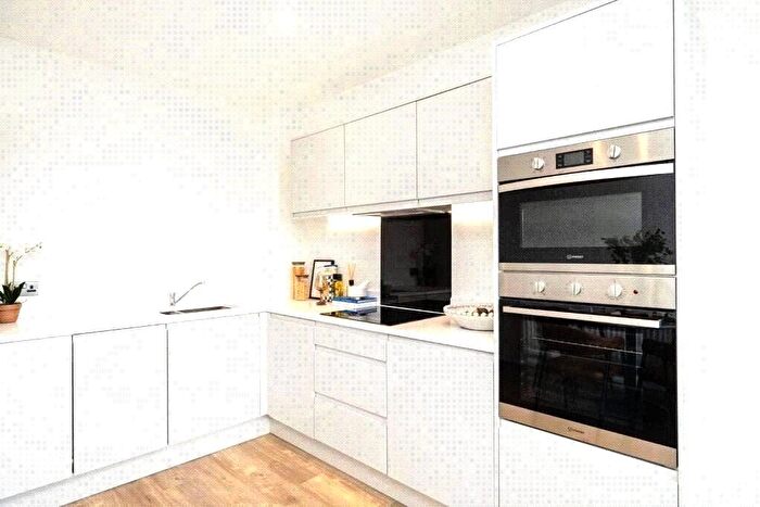 2 Bedroom Flat To Rent In Elmsleigh Road, Staines-Upon-Thames, Surrey, TW18
