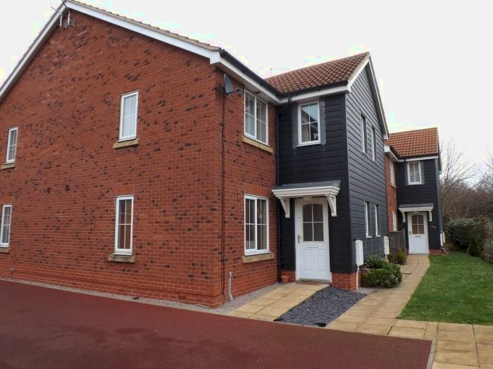 2 Bedroom Town House To Rent In Stavely Way, Gamston, Notts, NG2