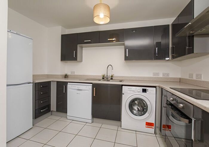 2 Bedroom Flat To Rent In Masters Mews, York, YO24