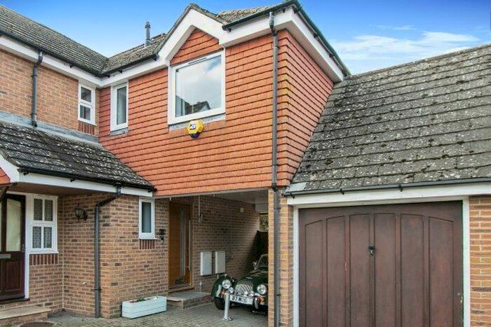 2 Bedroom Property To Rent In Water Lane, Bournemouth, BH6