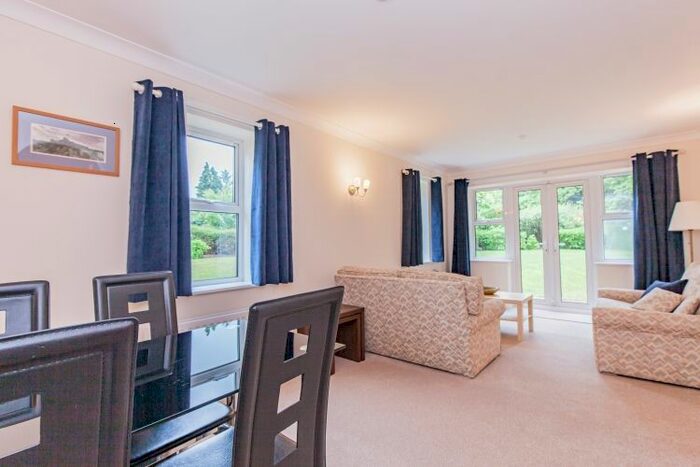 2 Bedroom Flat To Rent In North Way, Headington, Oxford, OX3