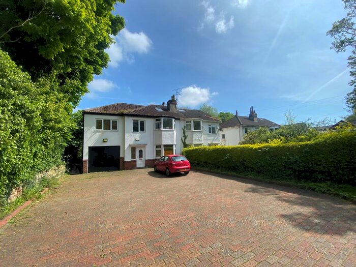 6 Bedroom House To Rent In Hollin Mount, Leeds, LS16