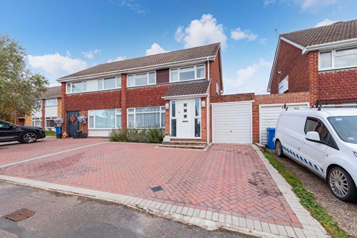 3 Bedroom Semi Detached House For Sale In Stamford Road, Maidenhead, SL6