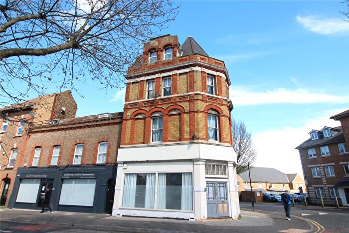 2 Bedroom Apartment To Rent In The Grove, Gravesend, Kent, DA12