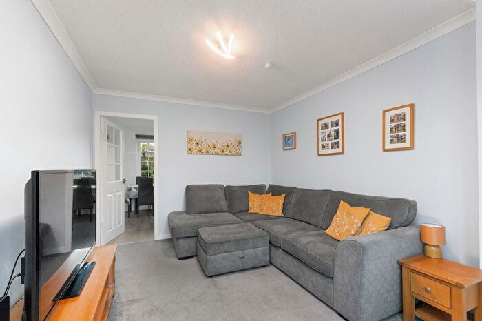 2 Bedroom Detached House For Sale In Jones Green, Carmondean, Livingston, EH54