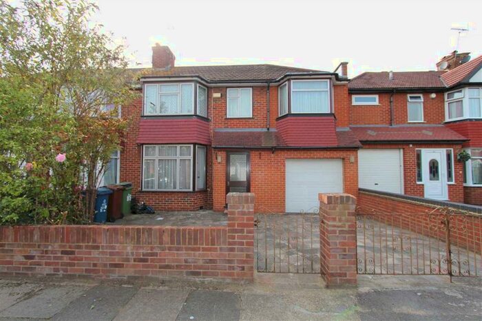 4 Bedroom Semi-Detached House To Rent In Wetheral Drive, Stanmore, Middlesex, HA7