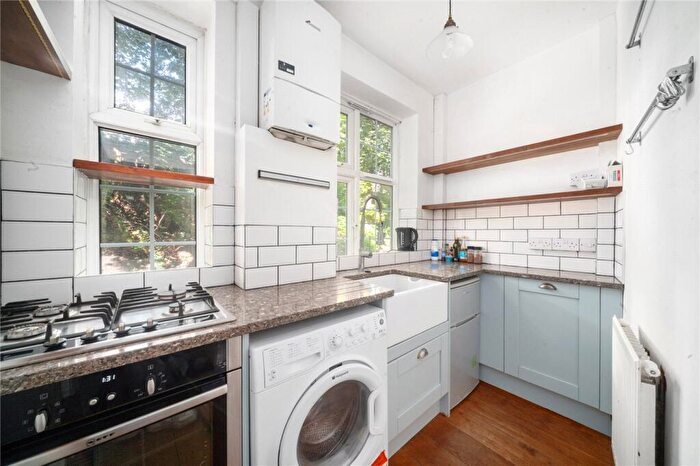 2 Bedroom Apartment To Rent In Elder Gardens, West Norwood, London, SE27