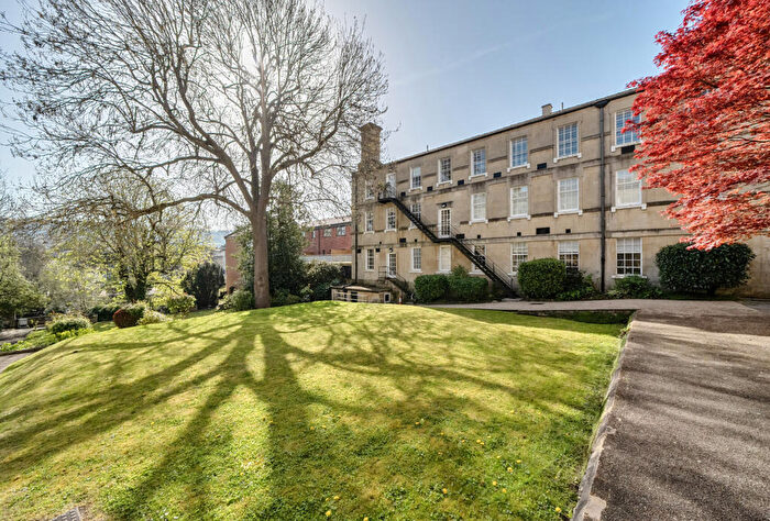 1 Bedroom Apartment For Sale In Walcot Street, Bath, Somerset, BA1