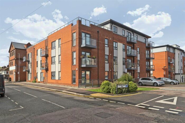 2 Bedroom Flat To Rent In Hagden Lane, Watford, WD18