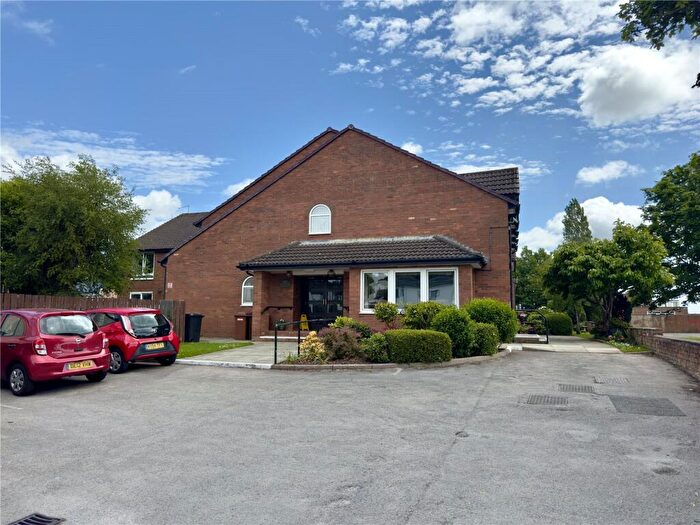 1 Bedroom Apartment For Sale In Dale Avenue, Heswall, Wirral, CH60