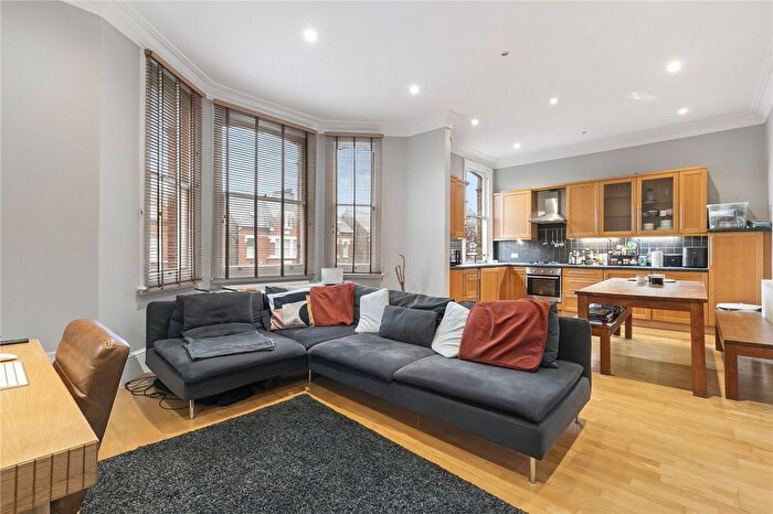 2 Bedroom Flat For Sale In Trinity Road, London, SW18