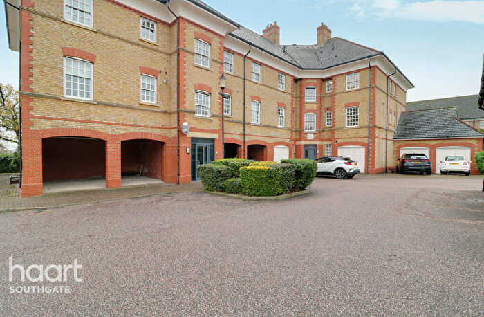 2 Bedroom Apartment For Sale In Donovan Place, London, N21