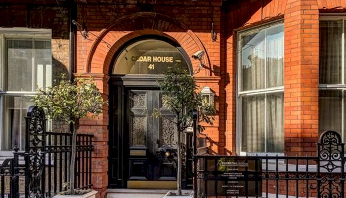 2 Bedroom Flat To Rent In Grosvenor Street, London, W1K