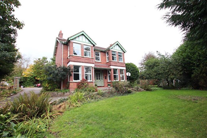 4 Bedroom Detached House For Sale In Main Road, Pinhoe, Exeter, EX4