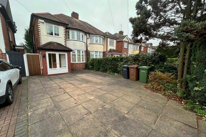 2 Bedroom Property To Rent In Hobs Moat Road, Solihull, B92