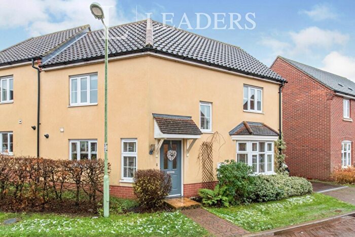 3 Bedroom Semi Detached House To Rent In Sycamore Drive, IP32