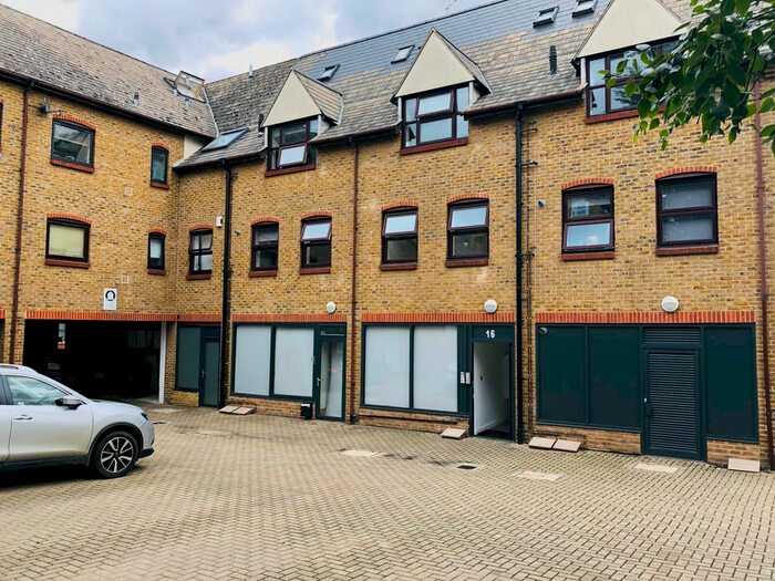 1 Bedroom Flat To Rent In Glebe Road, Chelmsford, CM1