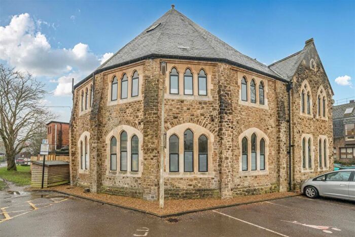 2 Bedroom House For Sale In The Burys, Godalming, GU7