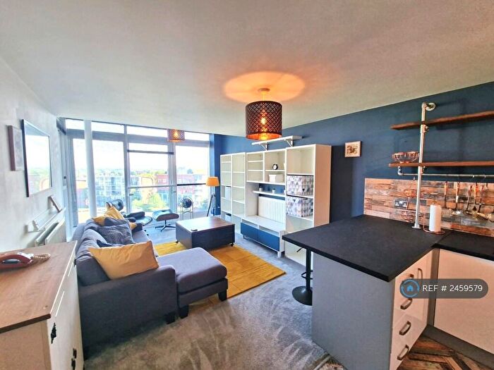 2 Bedroom Flat To Rent In Longleat Avenue, Birmingham, B15