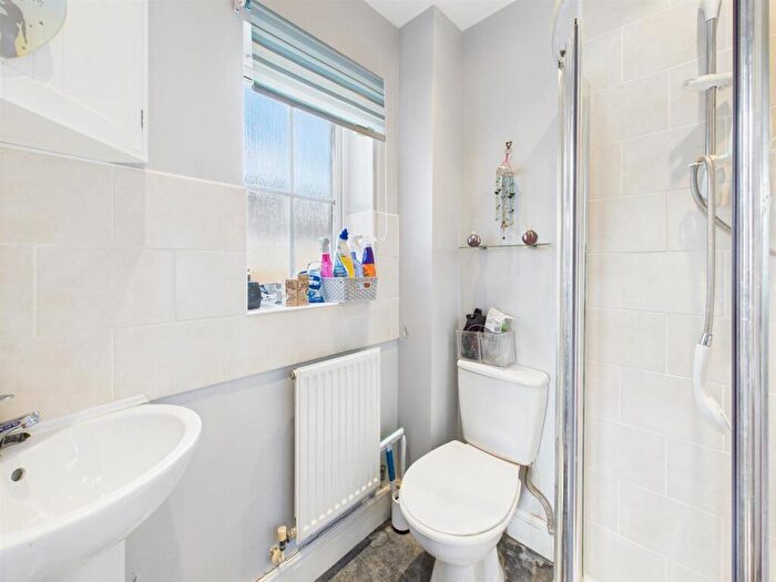 3 Bedroom End Of Terrace House For Sale In Cypress Gardens, Longlevens, Gloucester, GL2