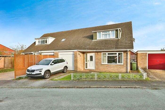 3 Bedroom Semi-Detached House For Sale In Marlingford Way, Easton, Norwich, NR9