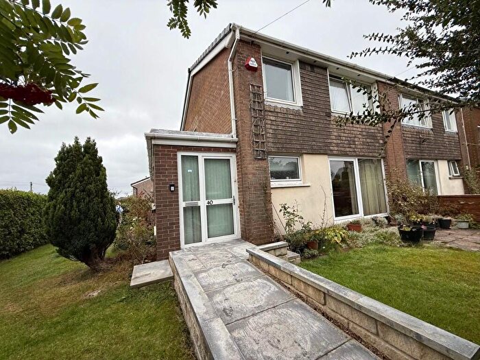 3 Bedroom Semi-Detached House For Sale In Pavement Lane, Halifax, West Yorkshire, HX2