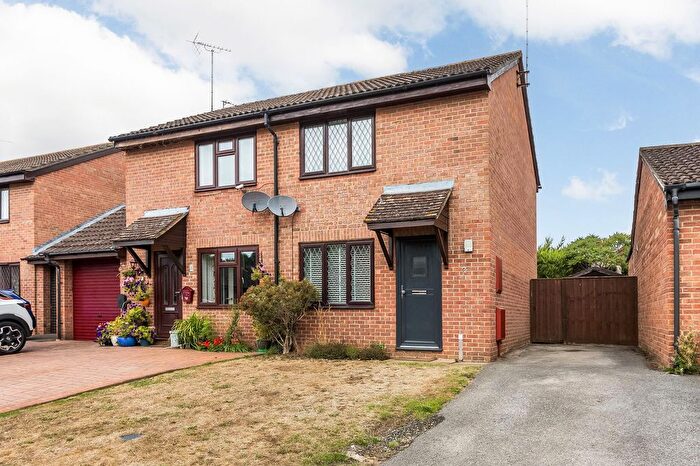 2 Bedroom Semi-Detached House For Sale In Kent Close, Abingdon, OX14
