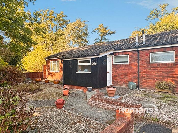 3 Bedroom Bungalow For Sale In Blaire Park, Yateley, Hampshire, GU46