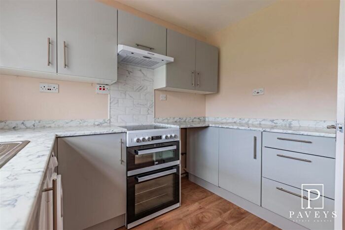 2 Bedroom Detached Bungalow For Sale In Dugmore Avenue, Kirby-Le-Soken, Frinton-On-Sea, CO13
