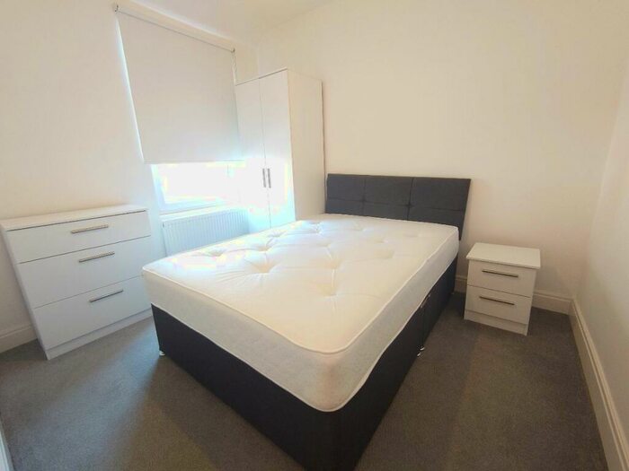 2 Bedroom Terraced House To Rent In Grantham St, Kensington, L6